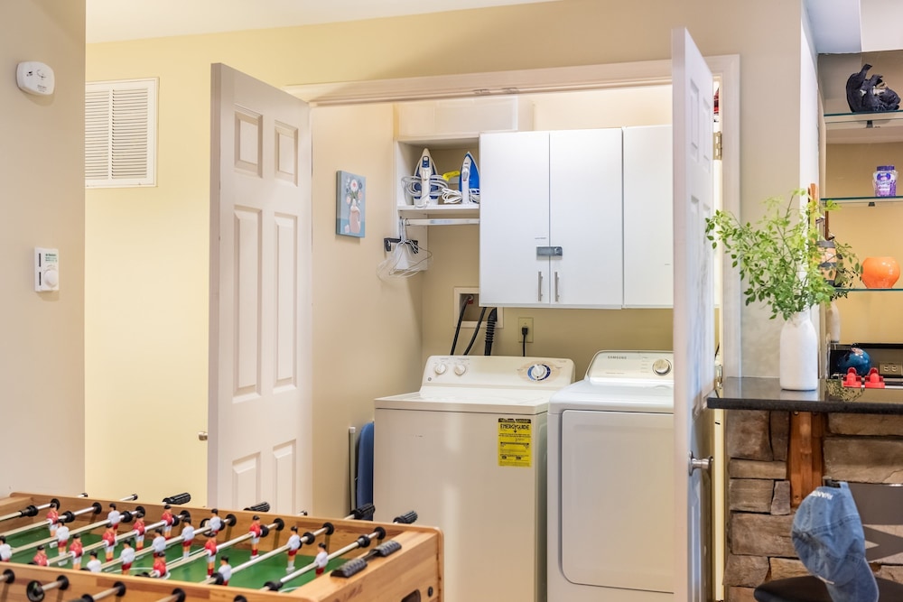 Highland Hideaway by Avantstay Group Poconos Retreat w Patio Game Room