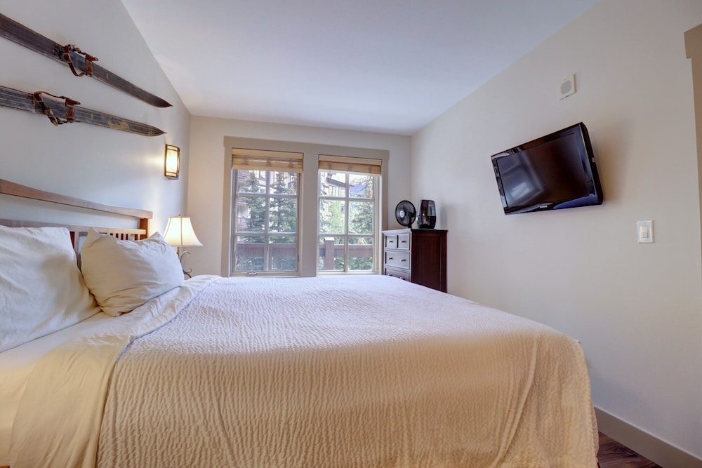 Pp212 Passage Point 2 Bedroom Condo