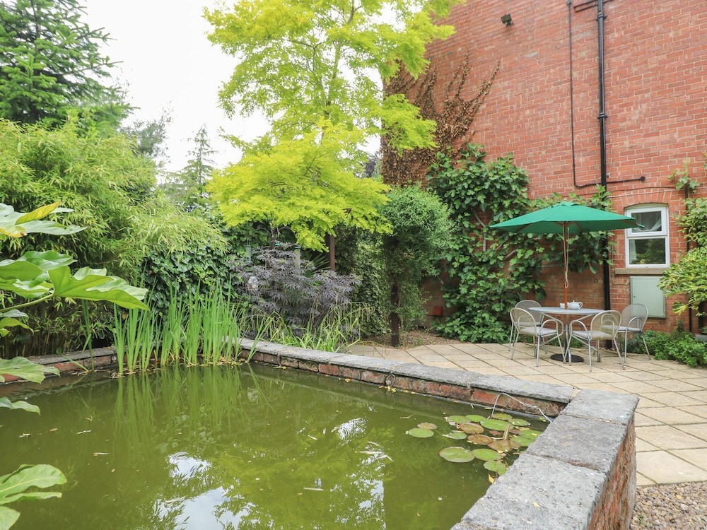 Lansdowne Lodge