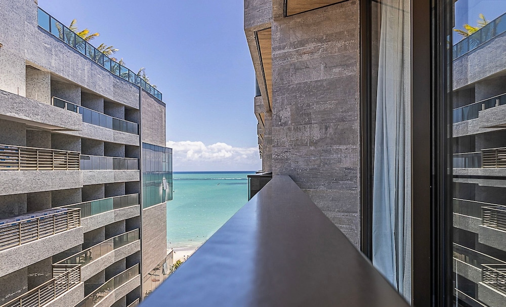 NWTs - Estúdios com Vista Lateral Mar