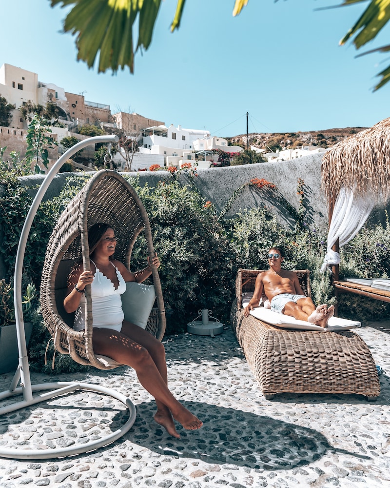 Rock Villas - Emporio | Pool, Jacuzzi, Castle View