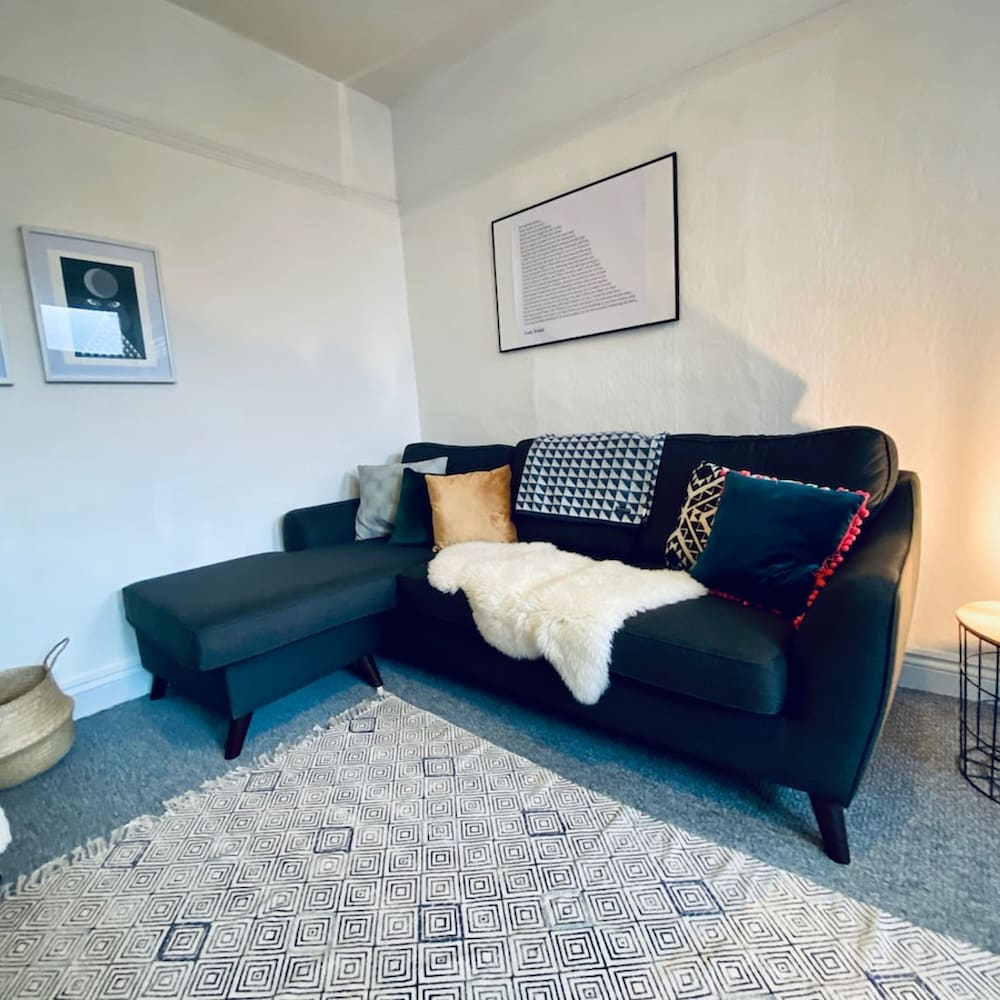 b Hill Cottage Haworth view 2