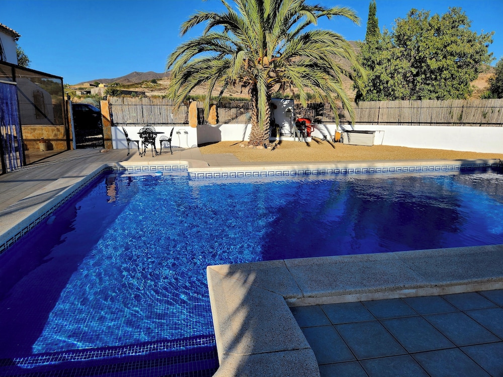Casita-1 To 7guests-private/pool-patio-bbq-parking