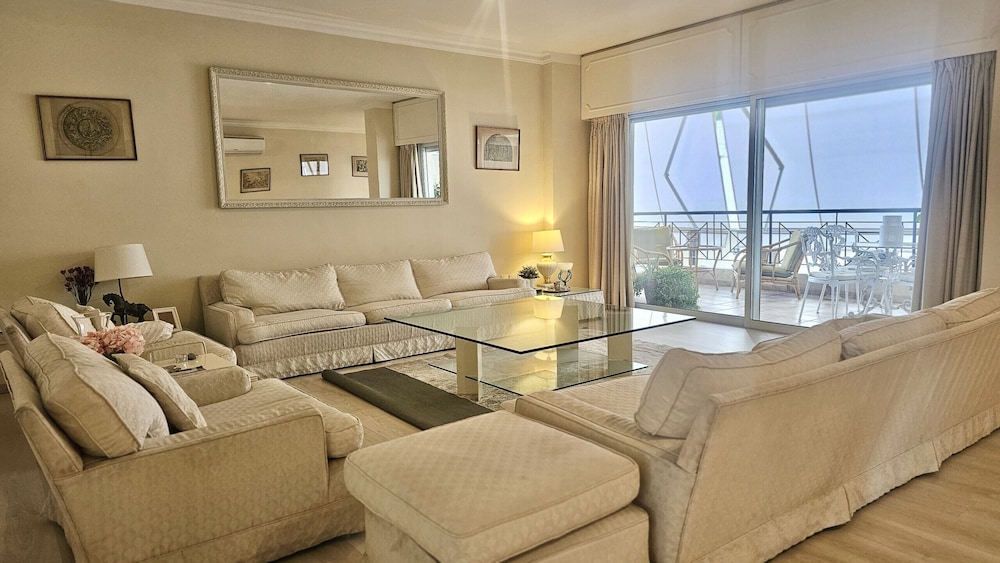 24 NIC - Stay Charm Classic Apartment