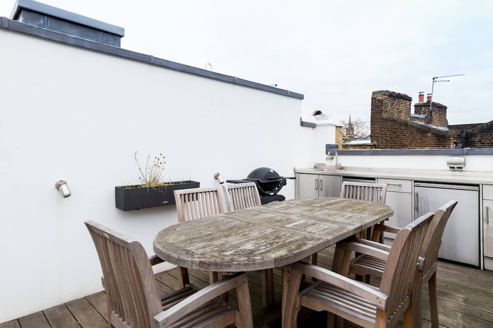 outdoor bbq area