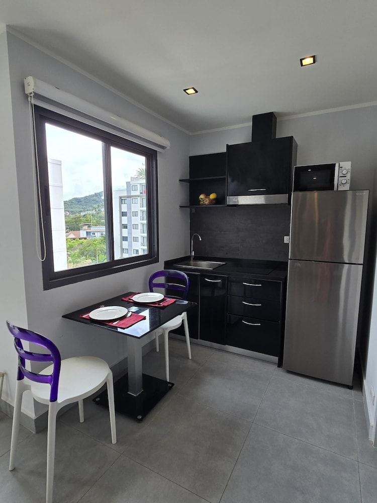 Sleek Corner 1 Bed Apt T1-607