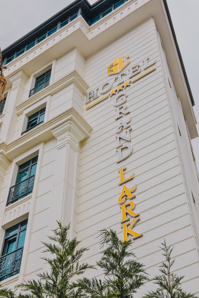Grand Lark Otel - Image 21