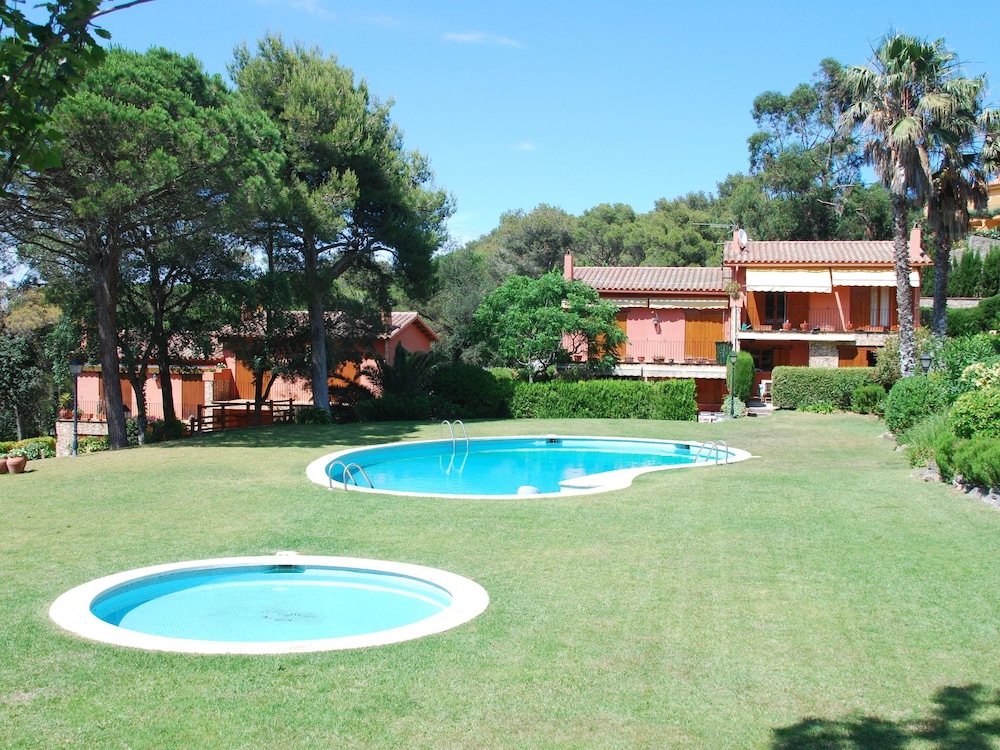 Nice House With Private Garden and Shared Pool in the Pleasant Llafranc photo 2