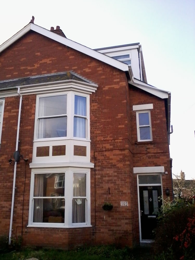 Barnes's Rest Bed & Breakfast & Caravan