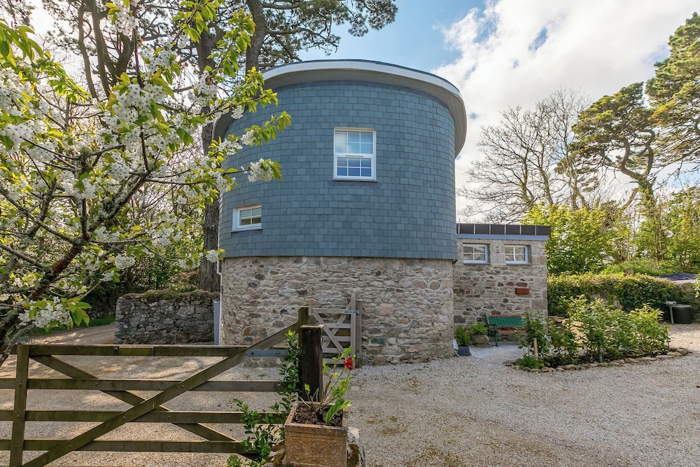 The Old Well House