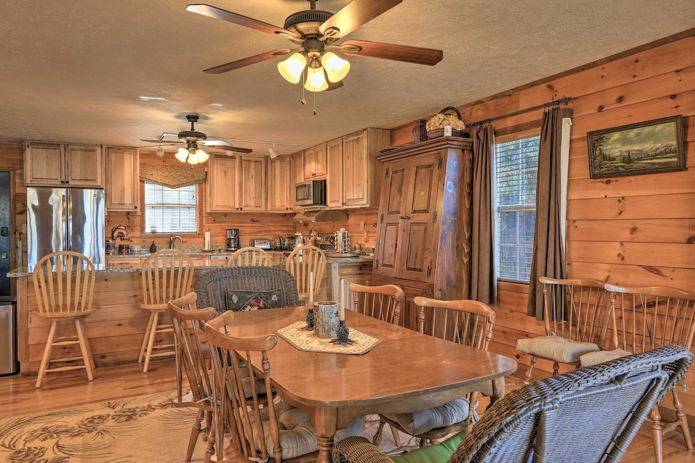 Milledgeville Vacations - Lakefront Sparta Cottage w/ Decks  Boat Dock - Property Image 7