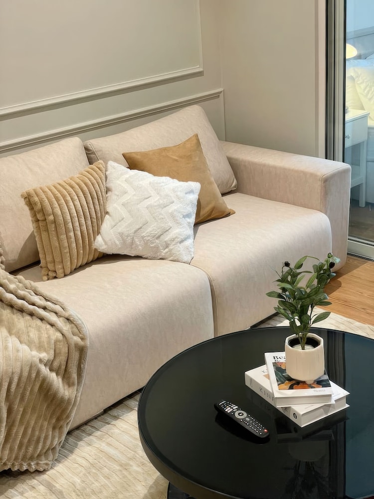Platinum Quill Apartments Residences