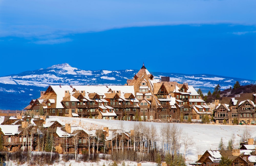 Luxury renovation! Ski-in/Ski-out 5 Br Private Townhome, Top of Bachelor Gulch - majestic view & exclusive location! by RedAwning