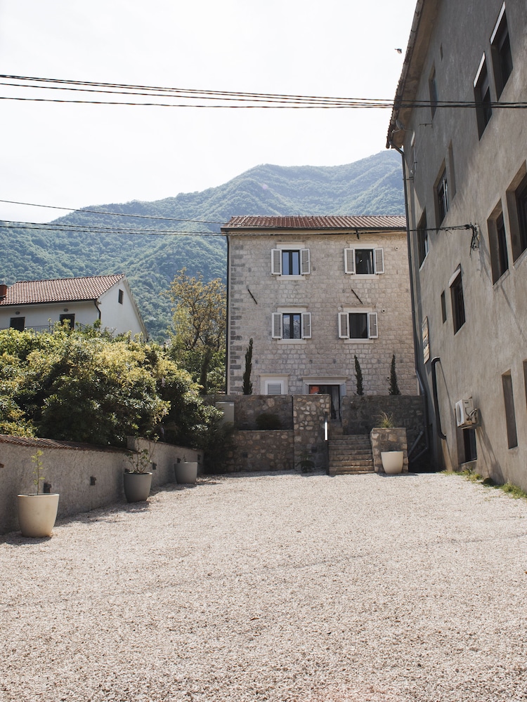 Galathea House
