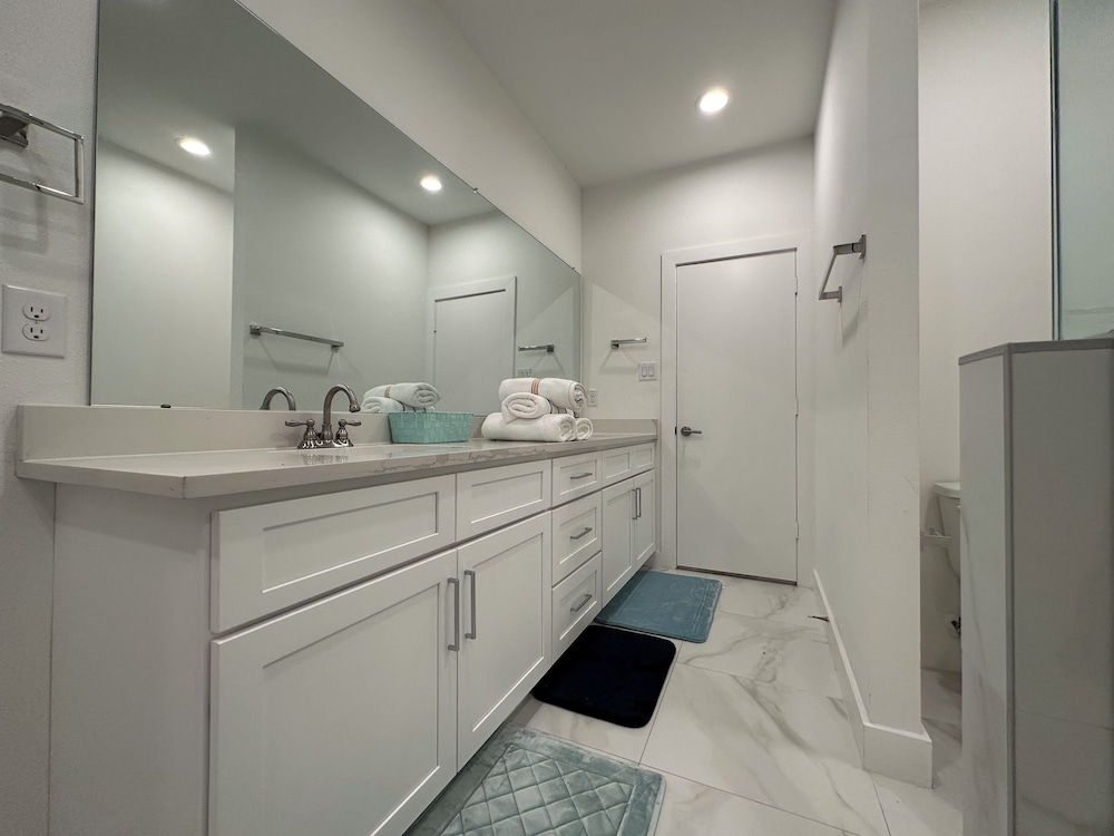 Luxury 3BR for Families Nurses and Group