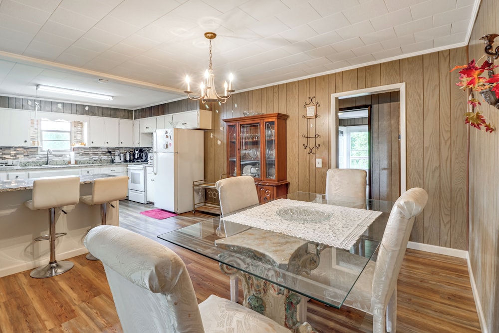 BBQ Ready: Delta Country Home on 30 Acres