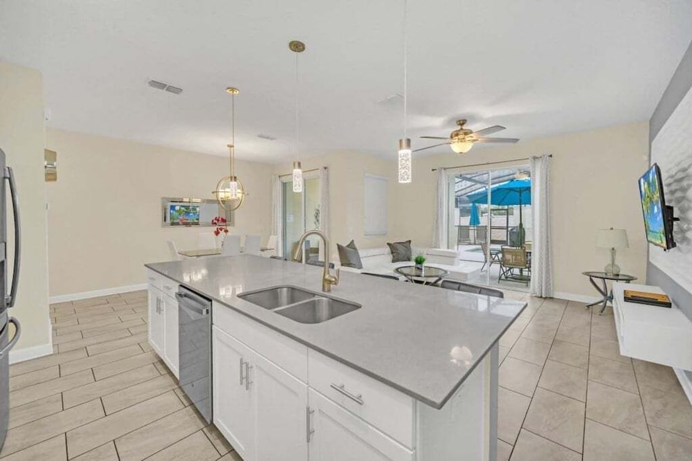 Beautiful Paradise Palms Retreat 4 Bedroom Townhouse