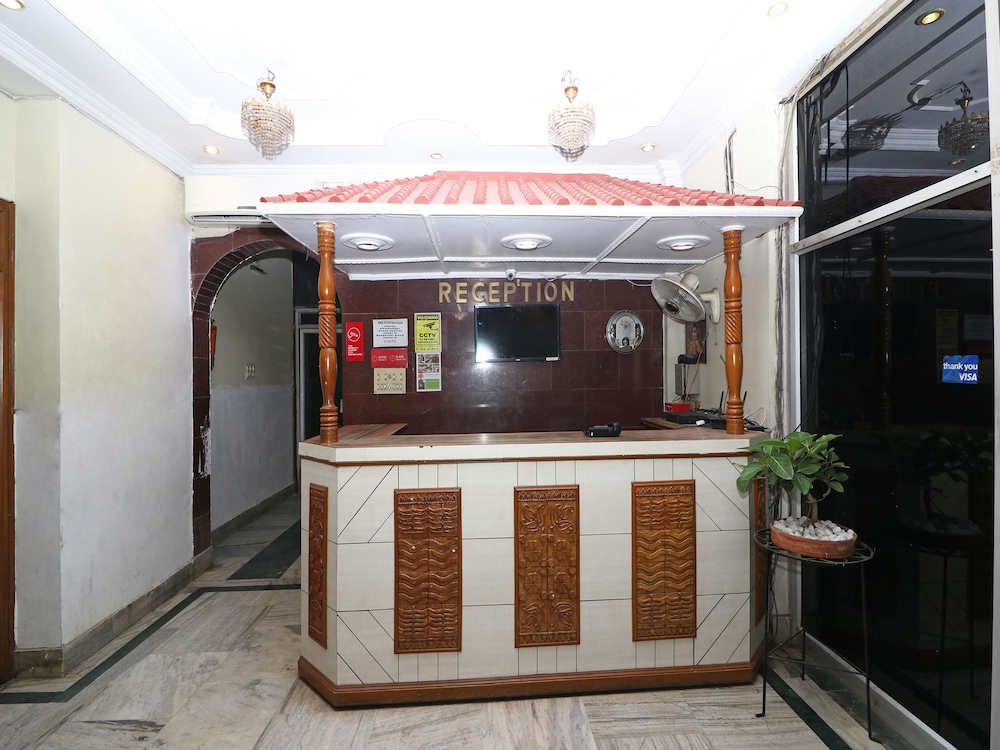 Lobby & Reception