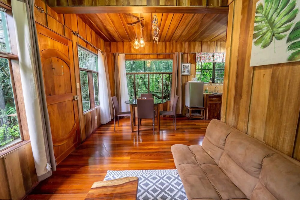 Violeta Homes Monteverde