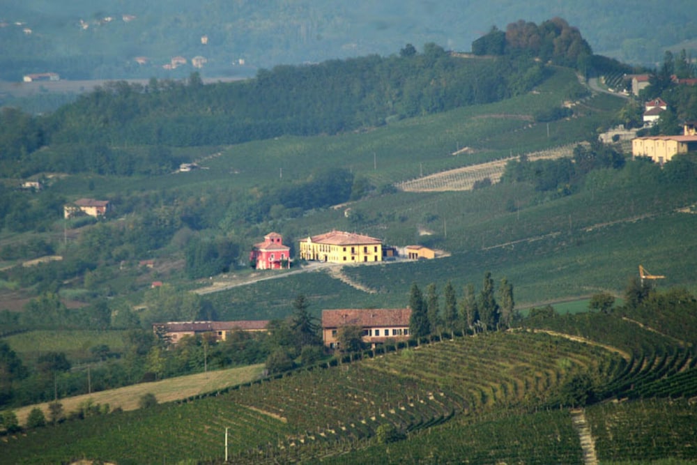 Mansion in Nizza Monferrato With Pool & Views view 4