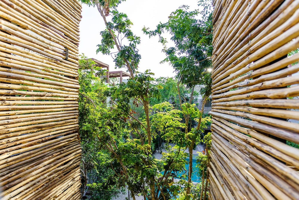 Eco-sustainable Luxury Between Beach Hotspots & Tulum Town by Stella Rentals