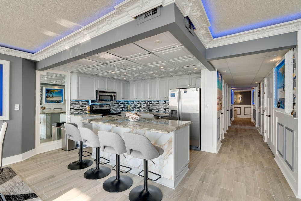 Luxury Panama City Beach Condo w/ Boat Slip!