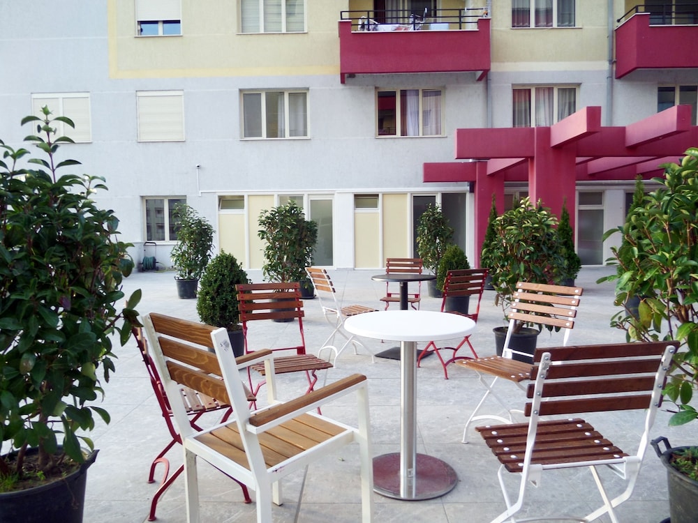 Garden City Albania - Hostel photo 1