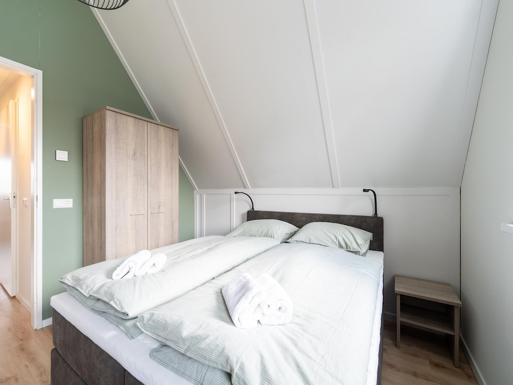 Luxurious Holiday Home With Parking