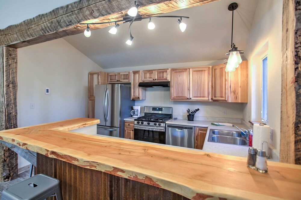 Mancos Cabin Rental on 80 Acres w/ Mountain View! view 3