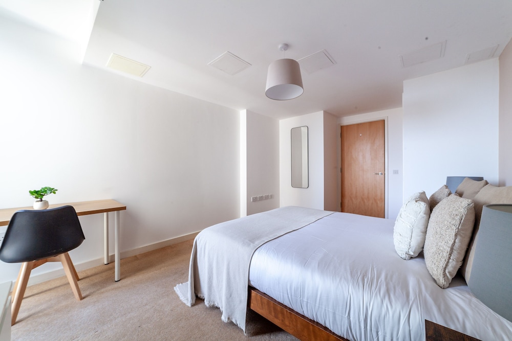 The Stratford Apartments