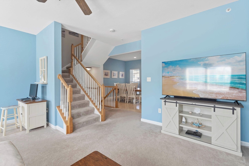 Creekside Getaway Stay for 8