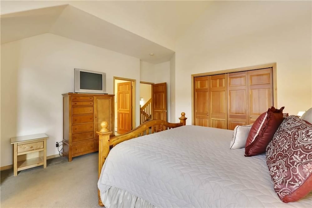 Pines 120 4 Bedroom Plus loft Town House