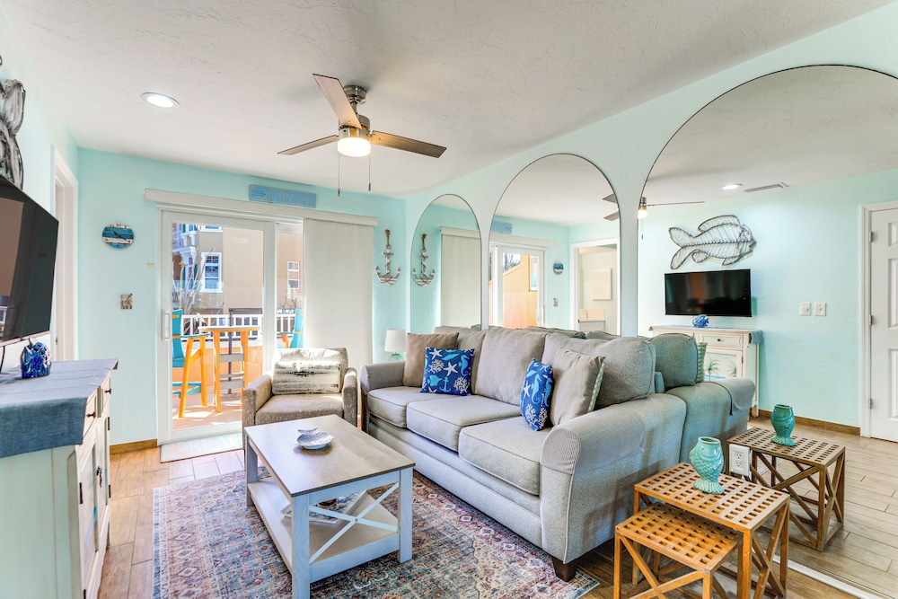 Steps to Beach: Bradenton Beach Condo w/ Deck