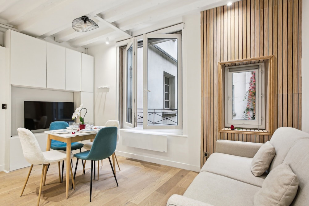 Lavie Maison AC Center of Paris