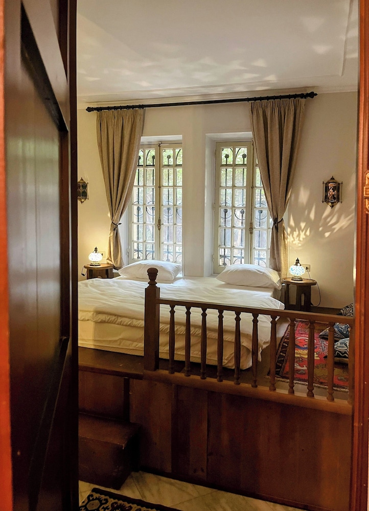 Layla Hostel