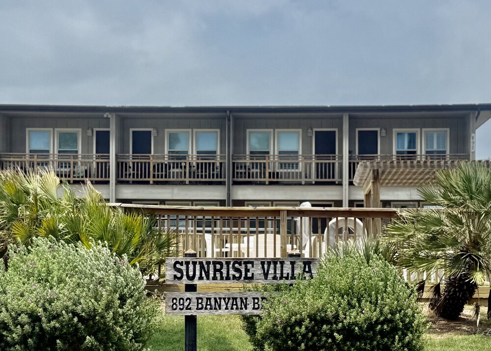 Cristy's Crab Shack @ Sunrise Villas