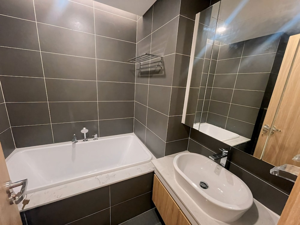 Feria Home - Vinhomes Metropolis Lieu Giai