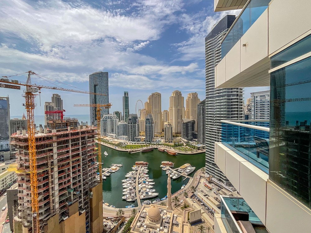 HiGuests - Opal Tower Marina