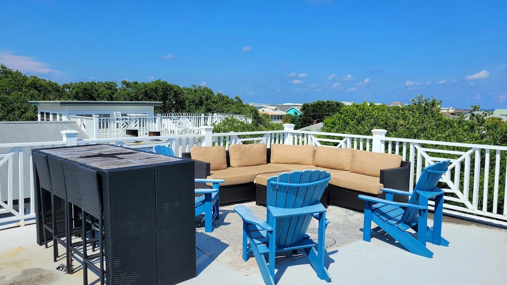 Thirst N' Howl by Tybee Vacation Rentals