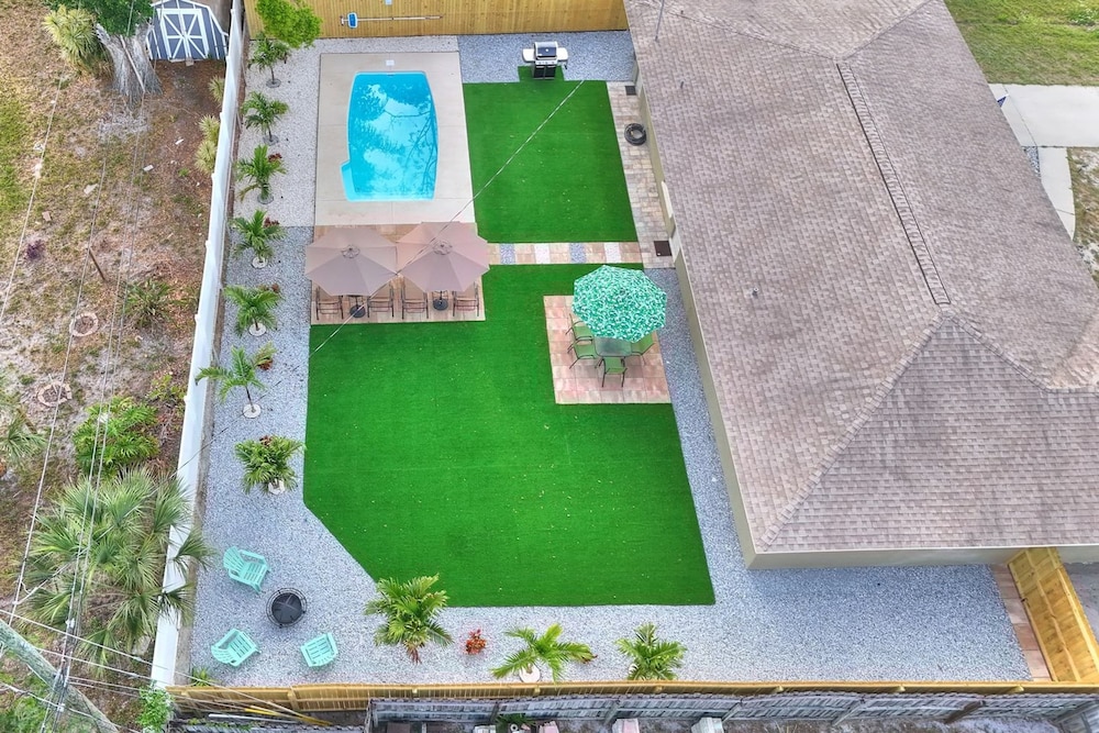 Palm Oasis 2 2 Serene Backyard Private Poolside