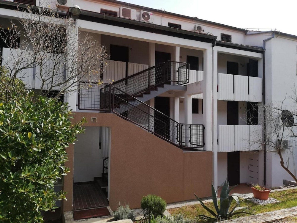 Apartment Baselak view 3