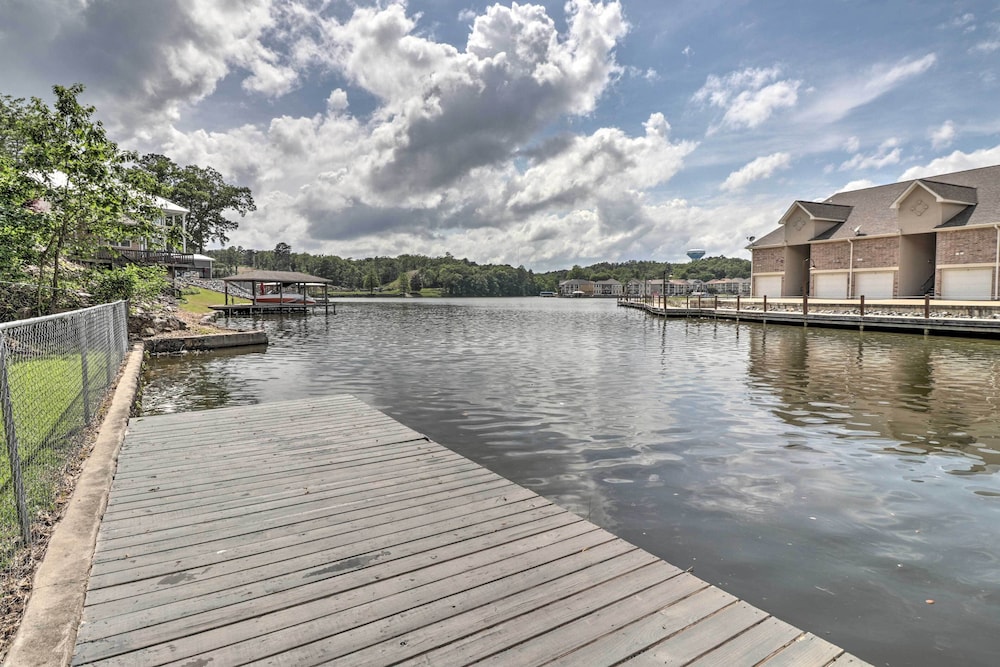 Ivy Cove Waterfront Hot Springs Home w/ Dock! view 2