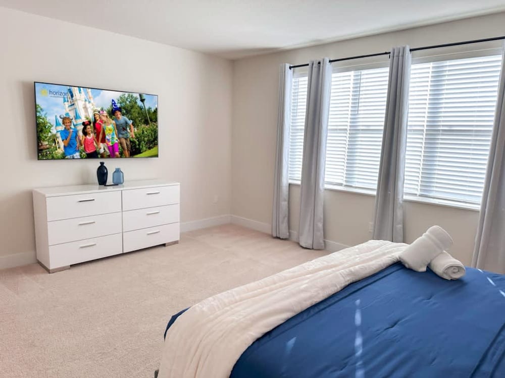 Brand New Pool Home Near Disney Resort Access