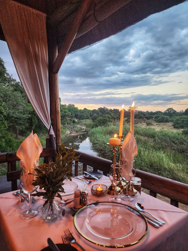 Karongwe - River Safari Lodge