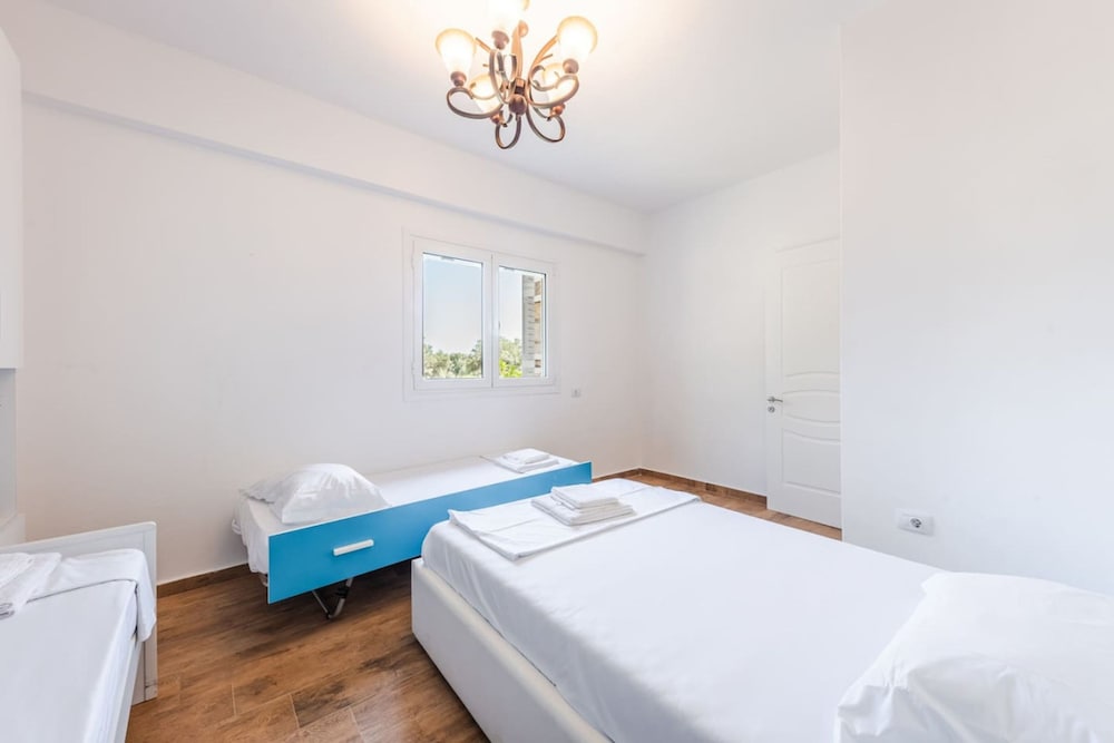 Siar The Large Villa
