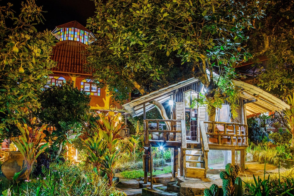 Hosteria Jardines de Chamana
