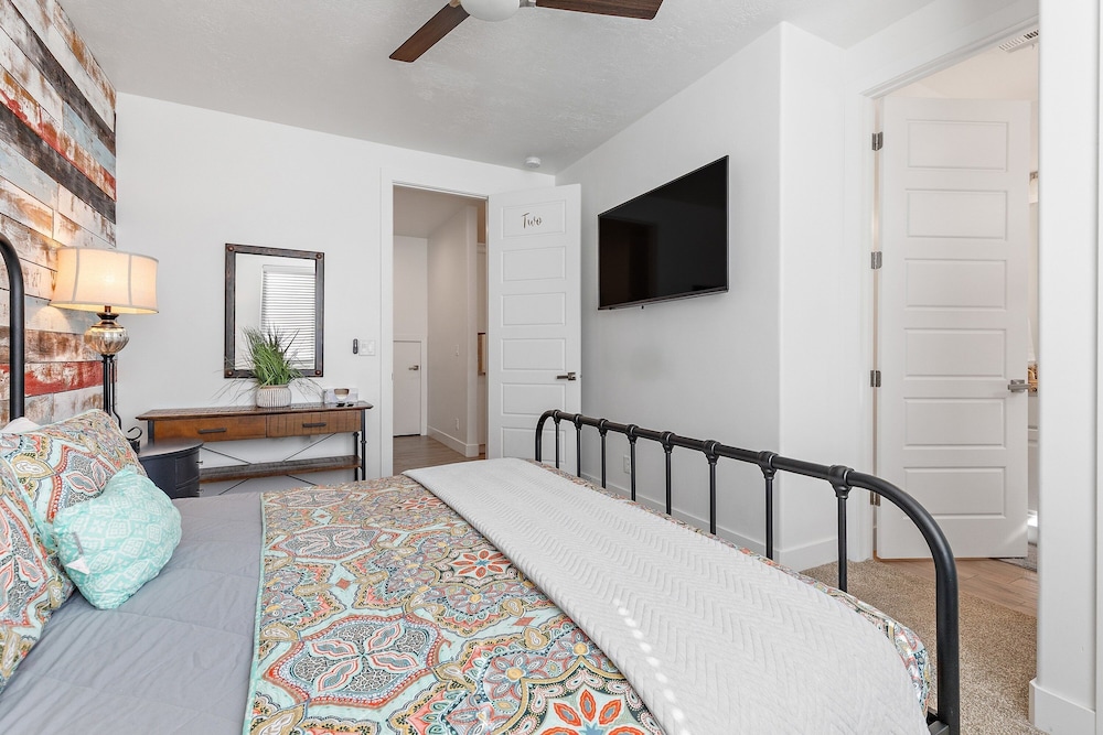 Grand Coral Estate 6 Bedroom Townhouse