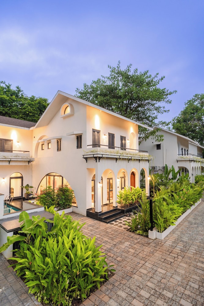 BellaVie | 3-BHK Villa With Private Pool & TV Lounge Area In A Gated Complex