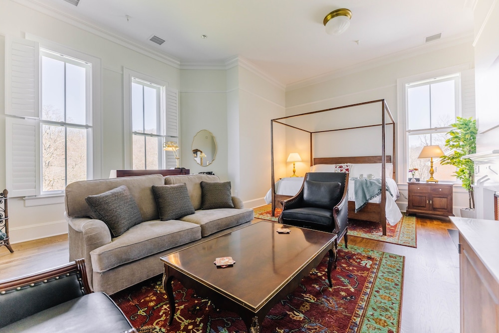 The Inn at Foster Falls - Property Image 15