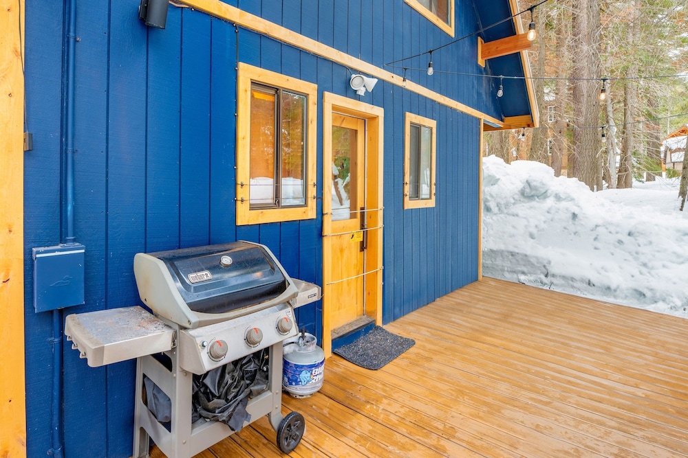 Indigo Owl by Avantstay Cabin w Firepit Minutes to Lake Slopes